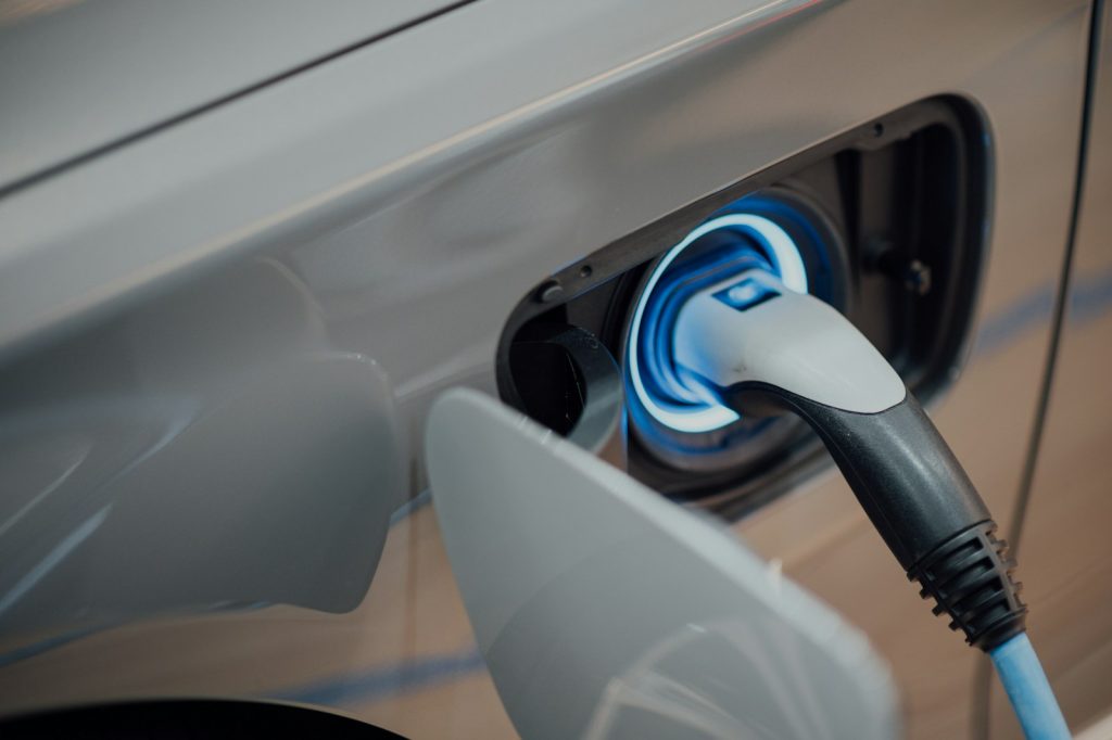 Guide d'installation d'une borne de recharge électrique auto à la maison