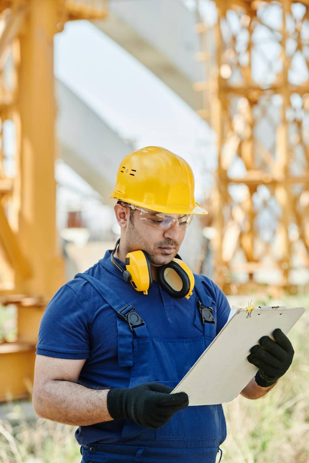Équipements de protection individuelle : indispensables sur le chantier