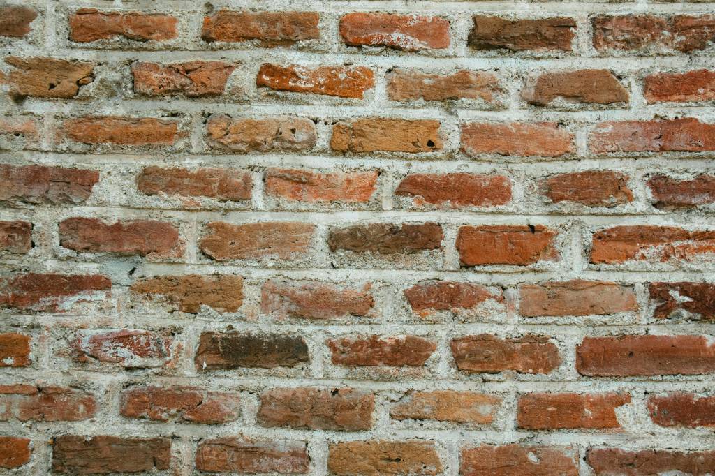 Idées déco pour sublimer votre intérieur avec un papier peint brique