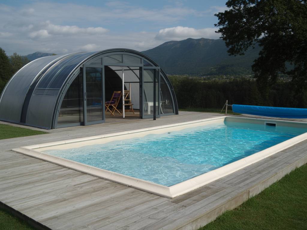 Abri piscine pas cher occasion : comment trouver la bonne affaire sans sacrifier la sécurité